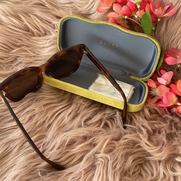 Gucci Sunglasses - Picture 6 of 6